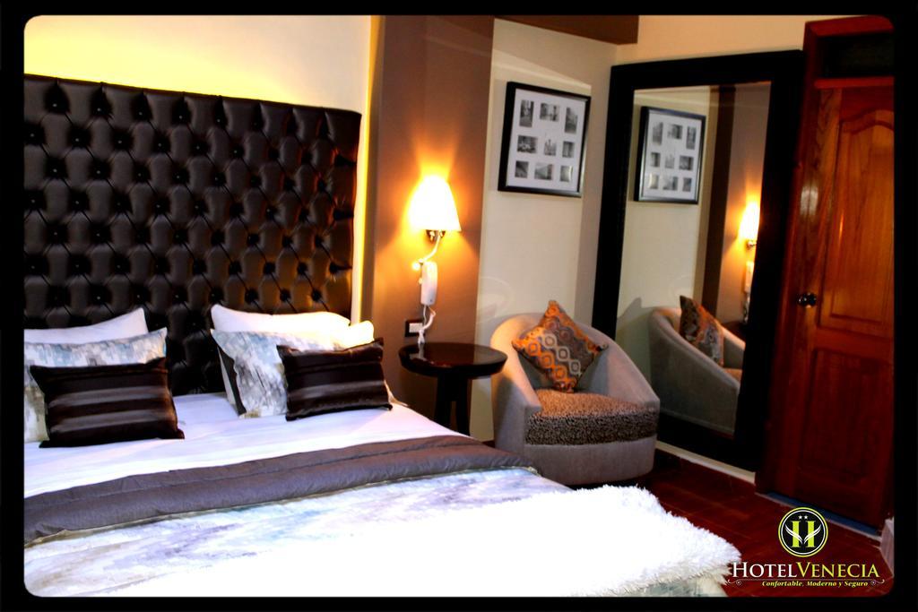 Hotel Venecia Huánuco Buitenkant foto
