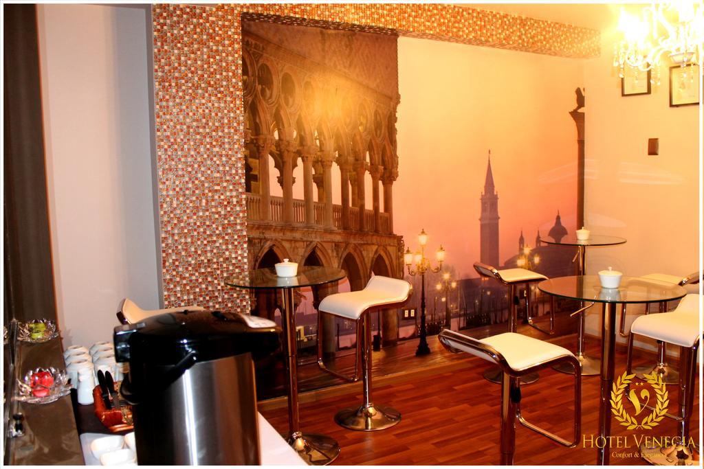 Hotel Venecia Huánuco Buitenkant foto